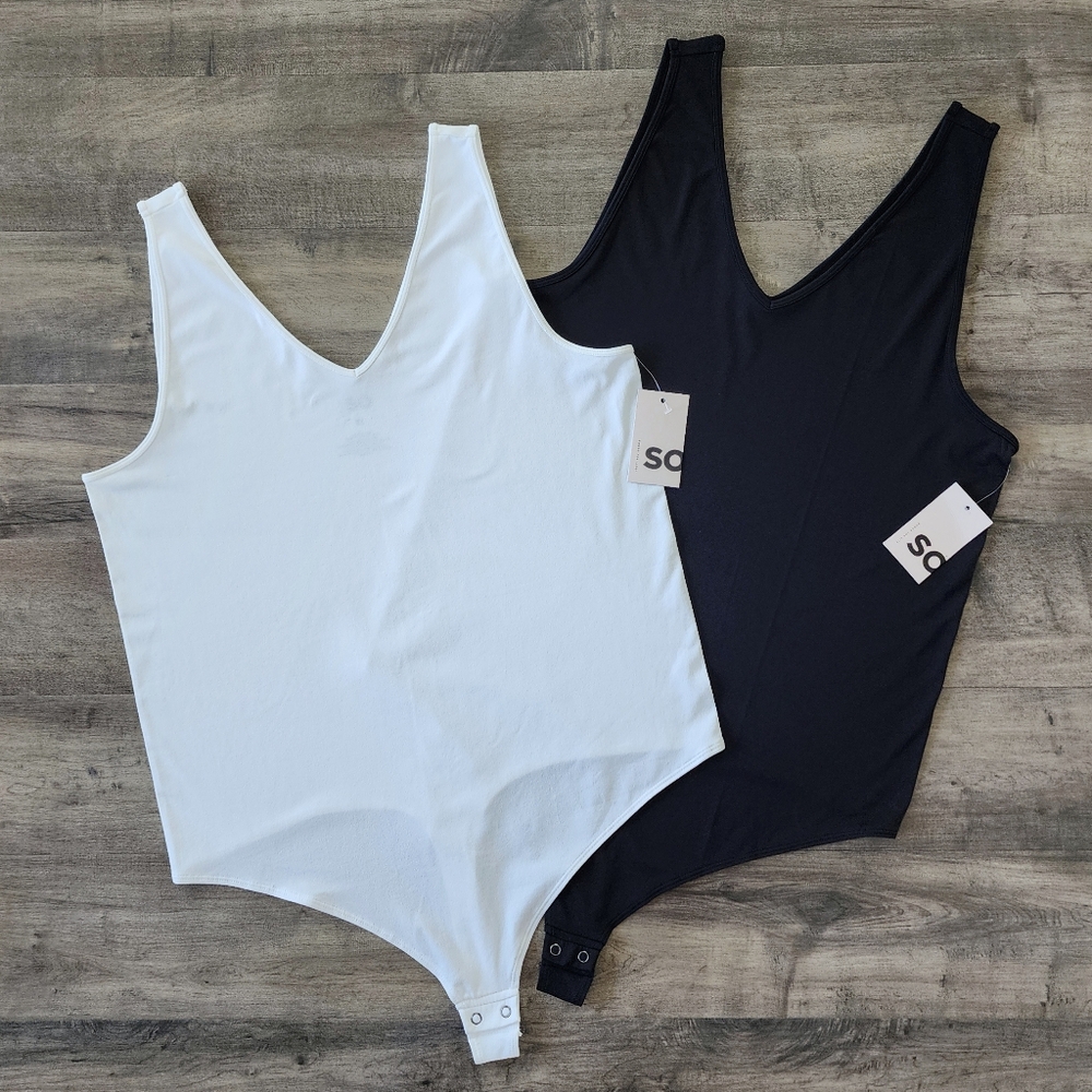 SO Seamless Favorite Bodysuit V-Neck Tank Top Black White 2X NWT - Lot Of 2